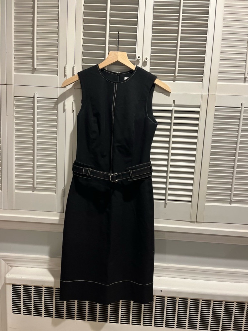 MM.LaFleur Black Sleeveless Sheath Dress with Belt